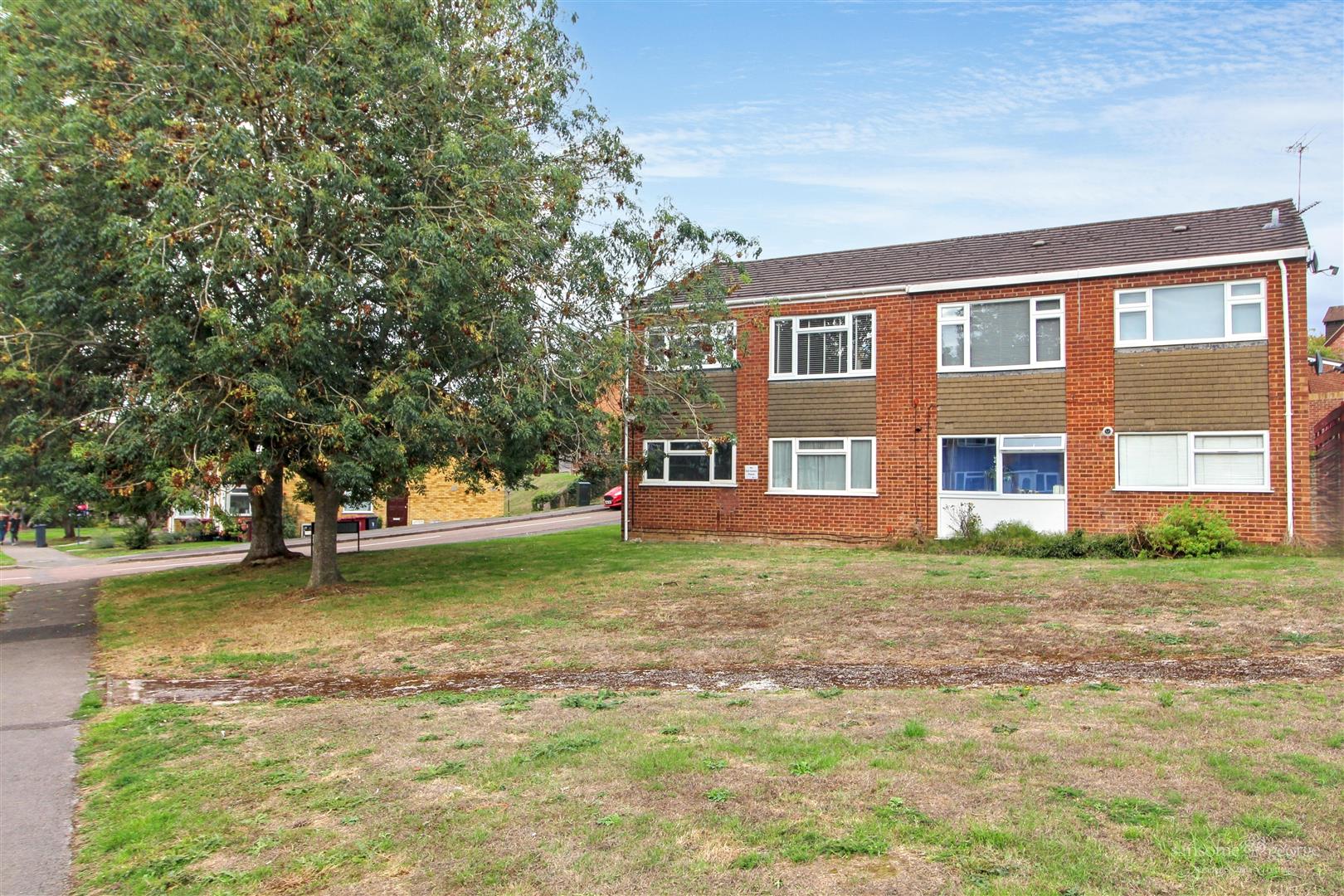 Ashton Close, Tilehurst, Reading